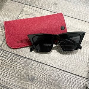 Black Trendy Glasses